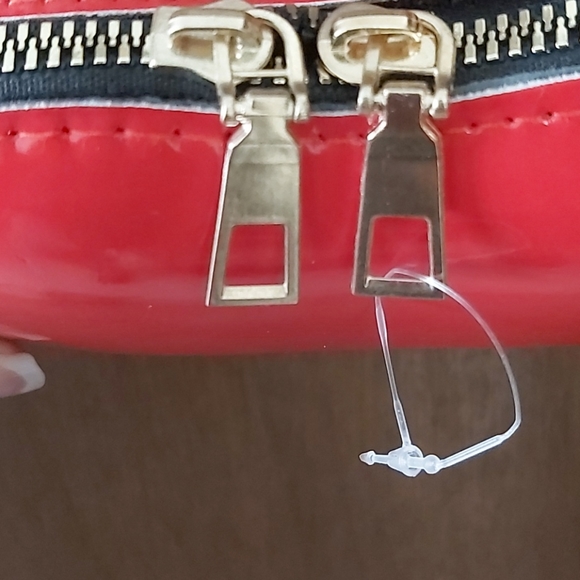 Red Lips Purse - Picture 3 of 3